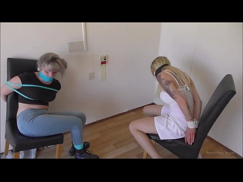 ❤️ 瘾君子/被捆绑堵住嘴/落难的少女 ❤❌ Quality porn