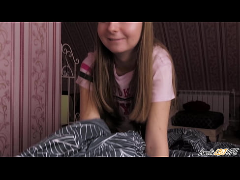 ❤️ 金发女郎深情吸吮她的闺蜜，并在她的嘴里得到了精液 ❤❌ Quality porn